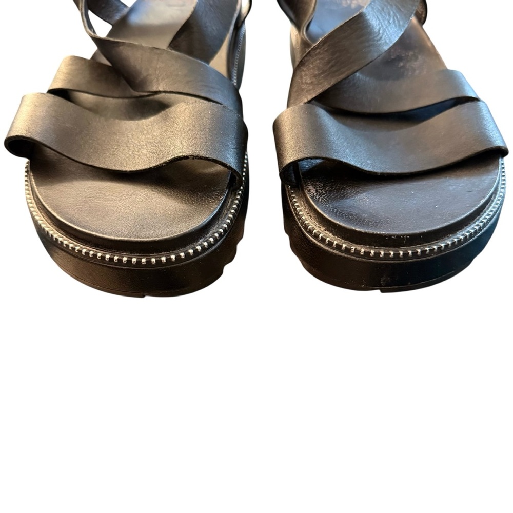 Sorel Black Cross-Strap Platform Studded Athleisure Sandals - Picture 8 of 14